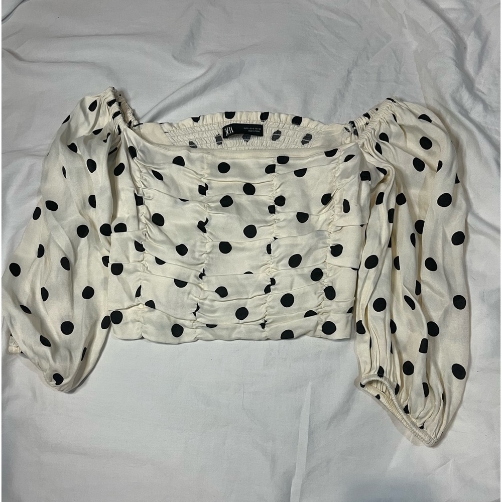 Zara off white with black polka dot long sleeve flattering crop top size small